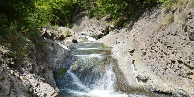 Cheile Nărujei – farmecul unui loc de&nbsp;poveste